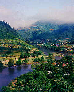 Mae-Kok-Fluss bei Thaton, Provinz Chiang Mai, Nord-Thailand  (14.7 K)